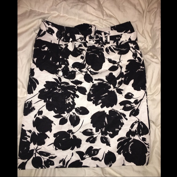 Antonio Melani Black And White Floral Skirt - Picture 2 of 6
